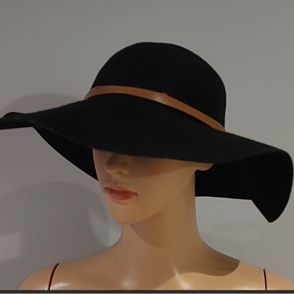Francesca black wool hat with caramel colored